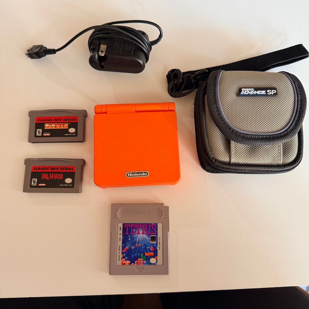 Gameboy Advanced SP Lot with Games Tetris Dr. Mario Pac-Man & Case Orange
